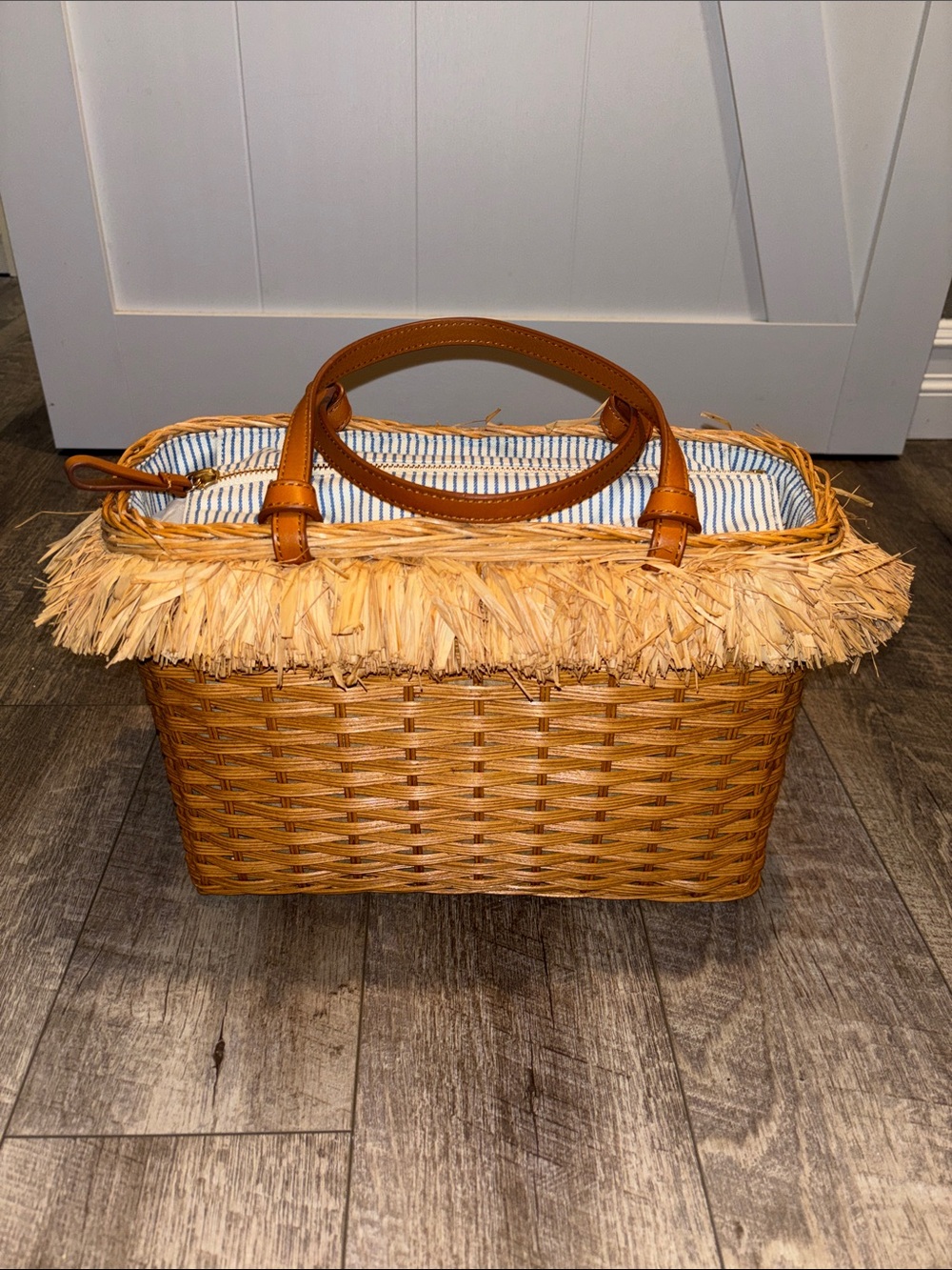 Vineyard Vines Straw Tote NWOT